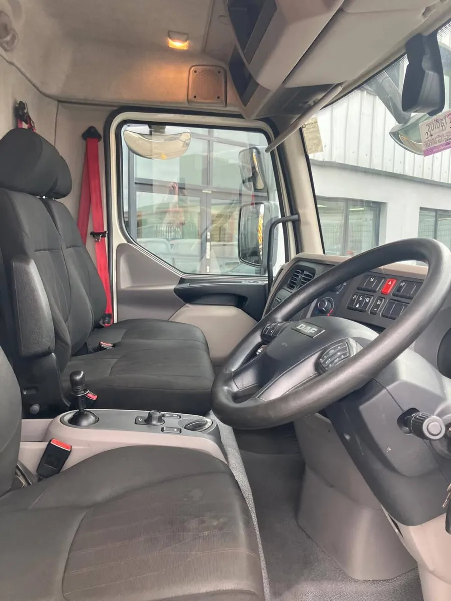 2018 Daf LF45150 box tail lift - Image 3