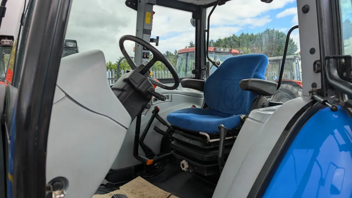 New Holland T5060 - Image 3