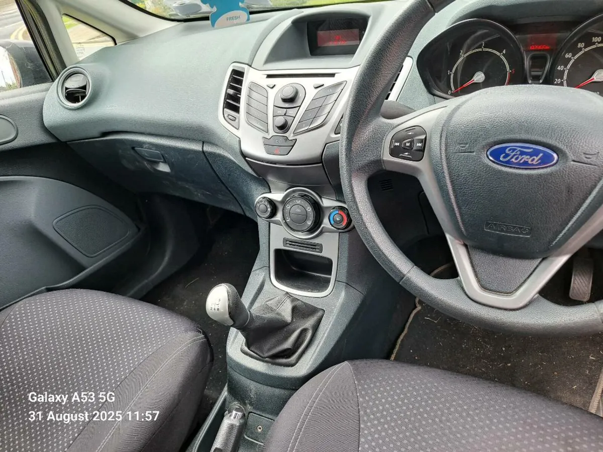 Ford fiesta - Image 3