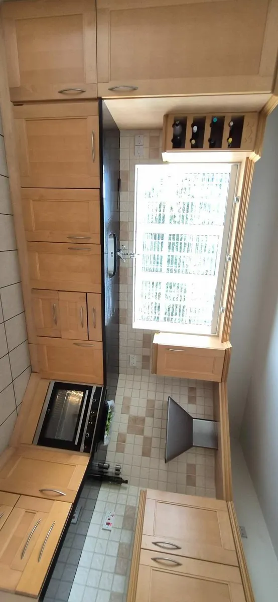 Kitchen units - Image 1