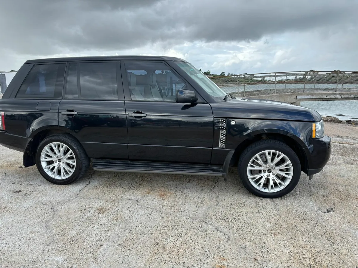 Land Rover Range Rover 2011 - Image 2