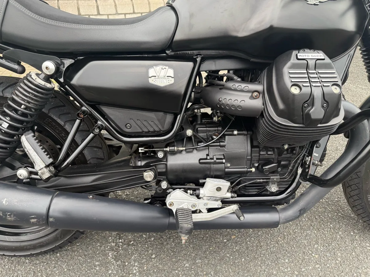 2021 Moto Guzzi V7 Stone - Image 3