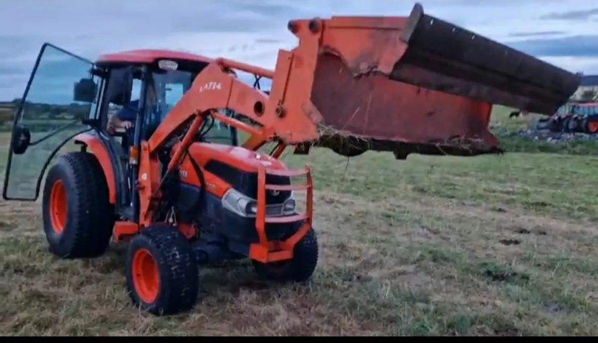 Kubota L4240-II Compact Tractor 4 in 1 Loader - Image 1