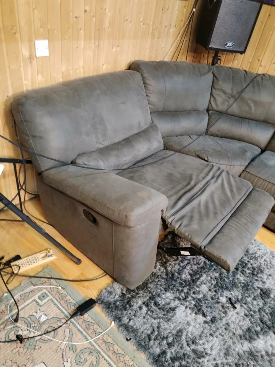 L shaped couch - Image 2