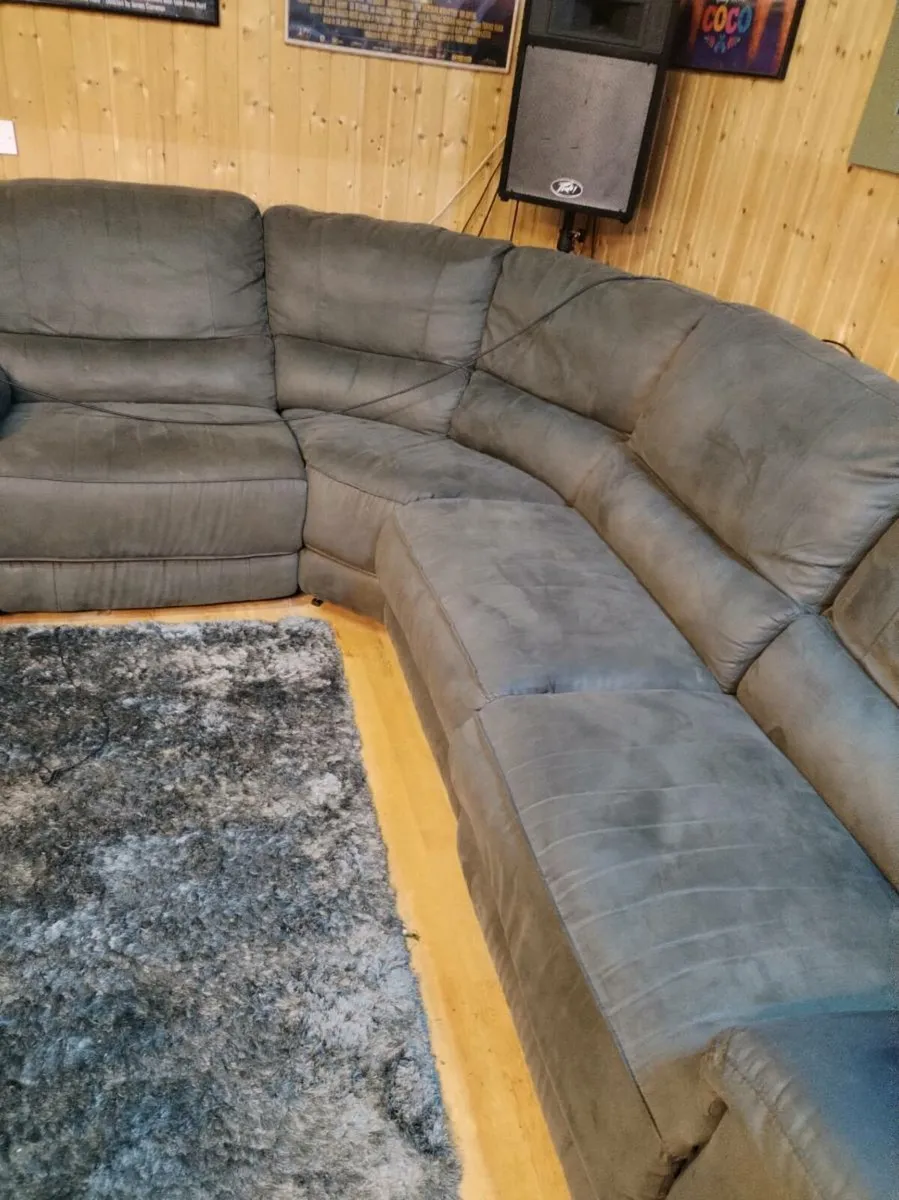 L shaped couch - Image 4