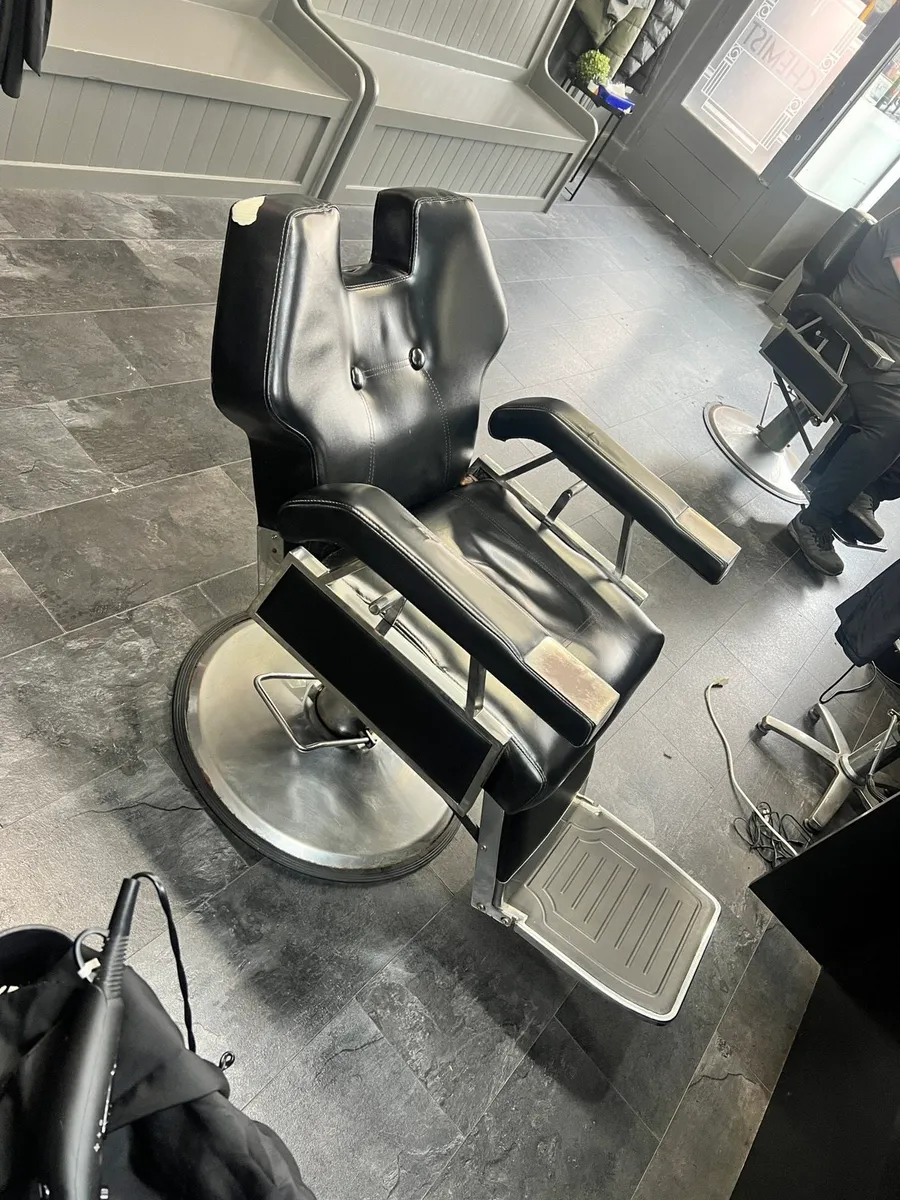 Barber chairs - Image 2