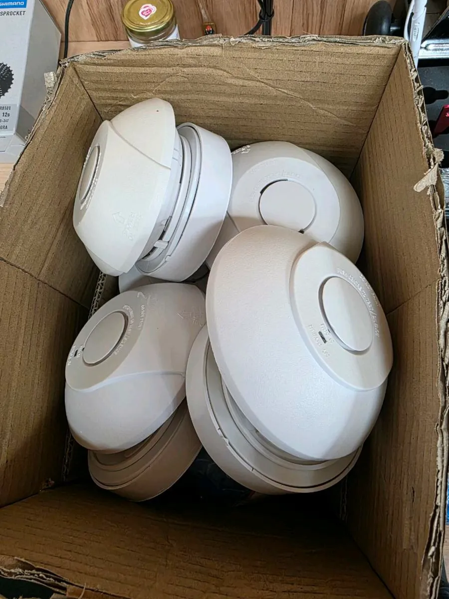 Lot of 9 Interconnectable Smoke & Heat Alarms - Image 2