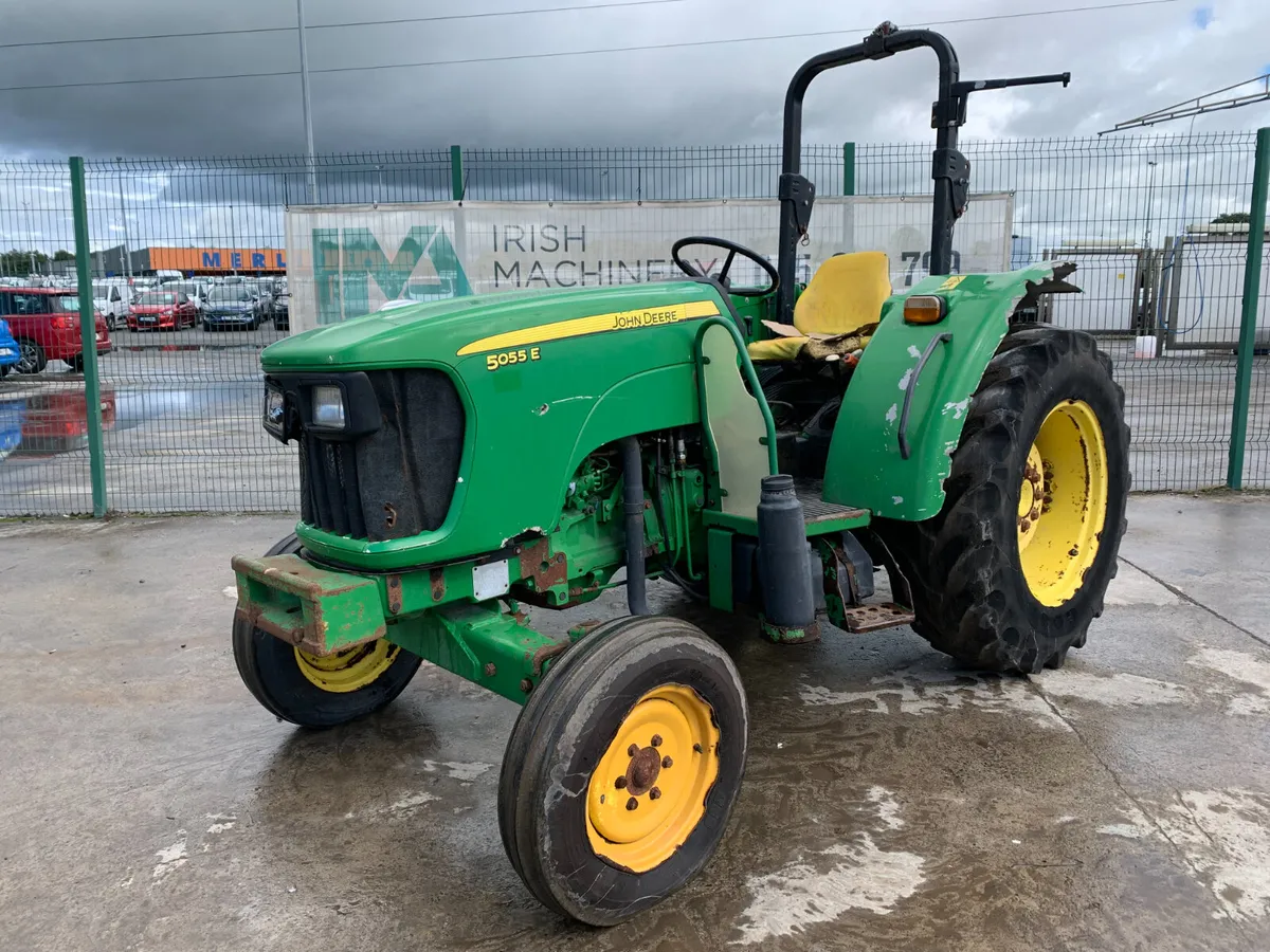 BID ONLINE NOW - JOHN DEERE 5055E COMPACT TRACTOR - Image 1