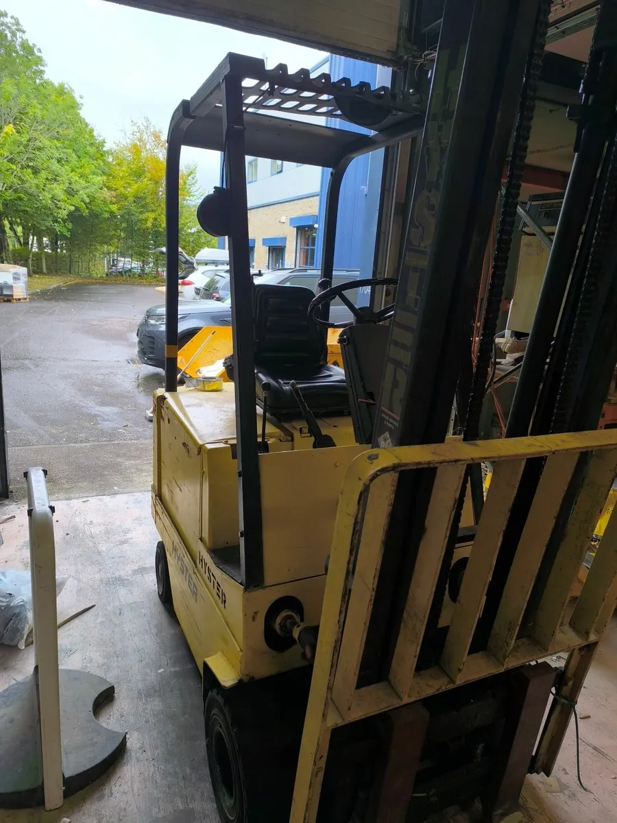 Electric forklift - Image 3