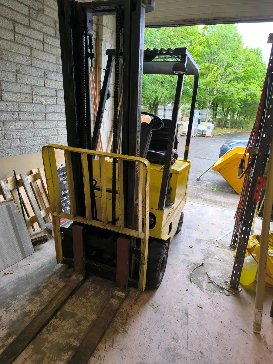 Electric forklift - Image 4