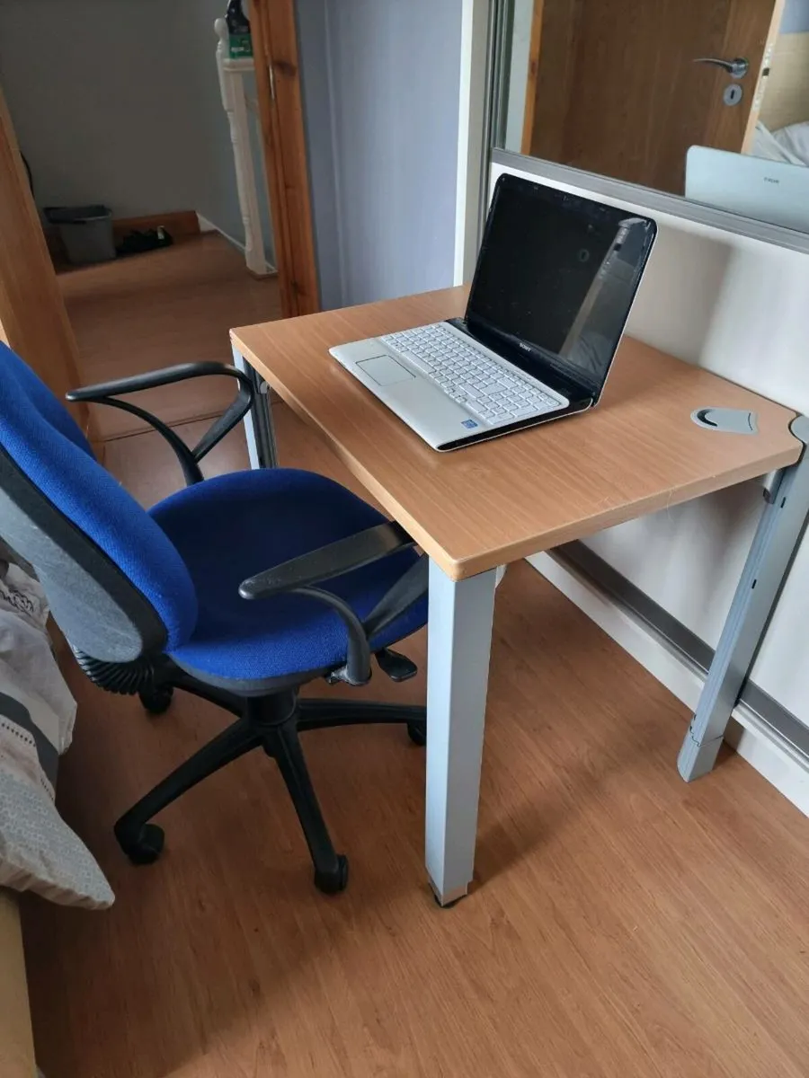 Office desk - Image 2