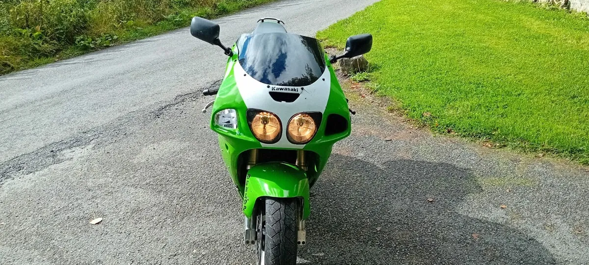 Kawasaki ZX7RR - Image 3