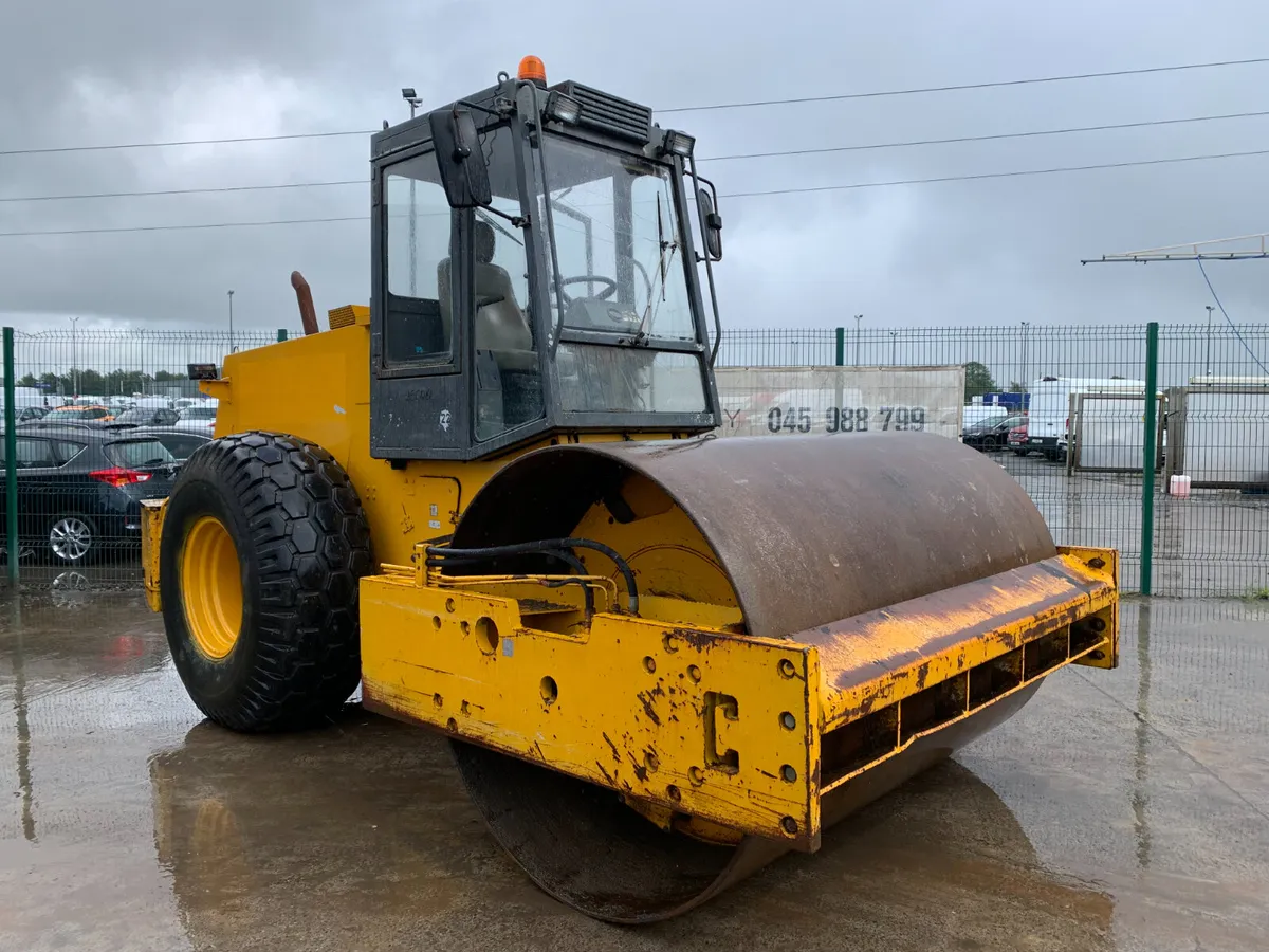 BID ONLINE NOW - STA VV900 SINGEL DRUM ROLLER - Image 4