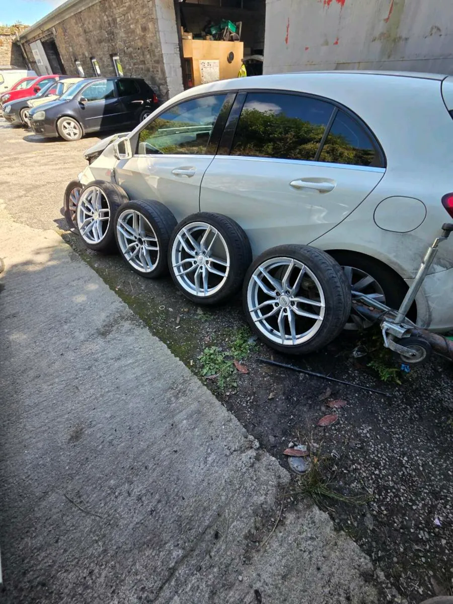 09 Skoda SuperB 2 l 170hp all parts for sale - Image 1