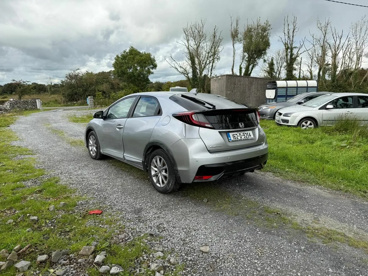 Honda Civic 2016 - Image 4