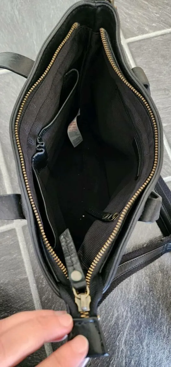 Fatface crossbody lather Black bag - Image 3