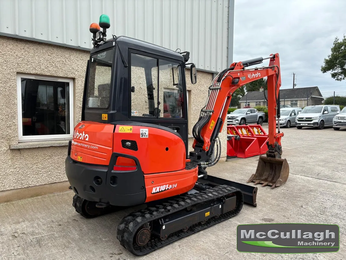 2017 Kubota KX101-3 3.5 Tonne Mini Digger - Image 2