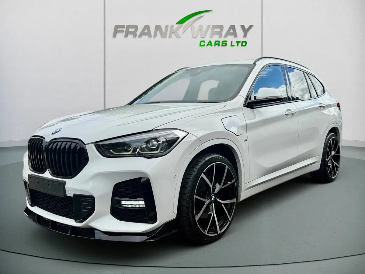 2021 BMW X1 25 E M-SPORT X-DRIVE*LEATHER*MINT*FSH* - Image 1