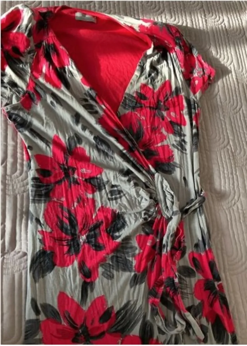 Dunnes Per Una Wrap Dress size 14 - Image 4