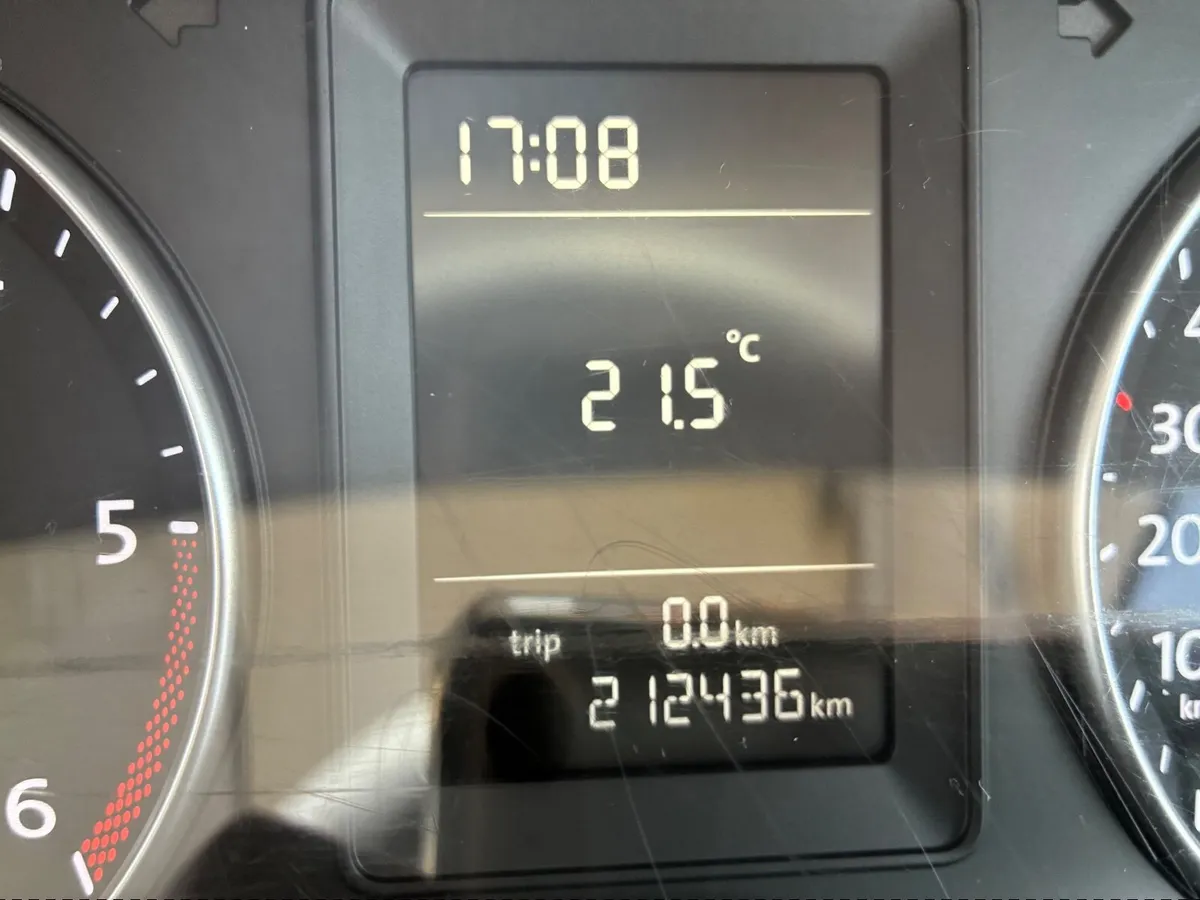 Volkswagen Caddy Maxi 2015 - Image 2