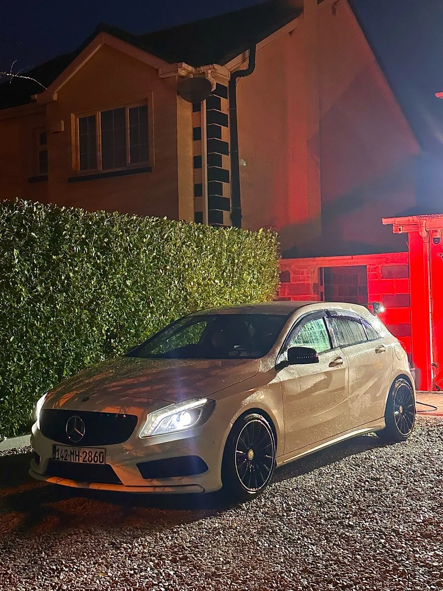 2014 MERCEDES BENZ A180 AMG NIGHT EDITION - Image 4