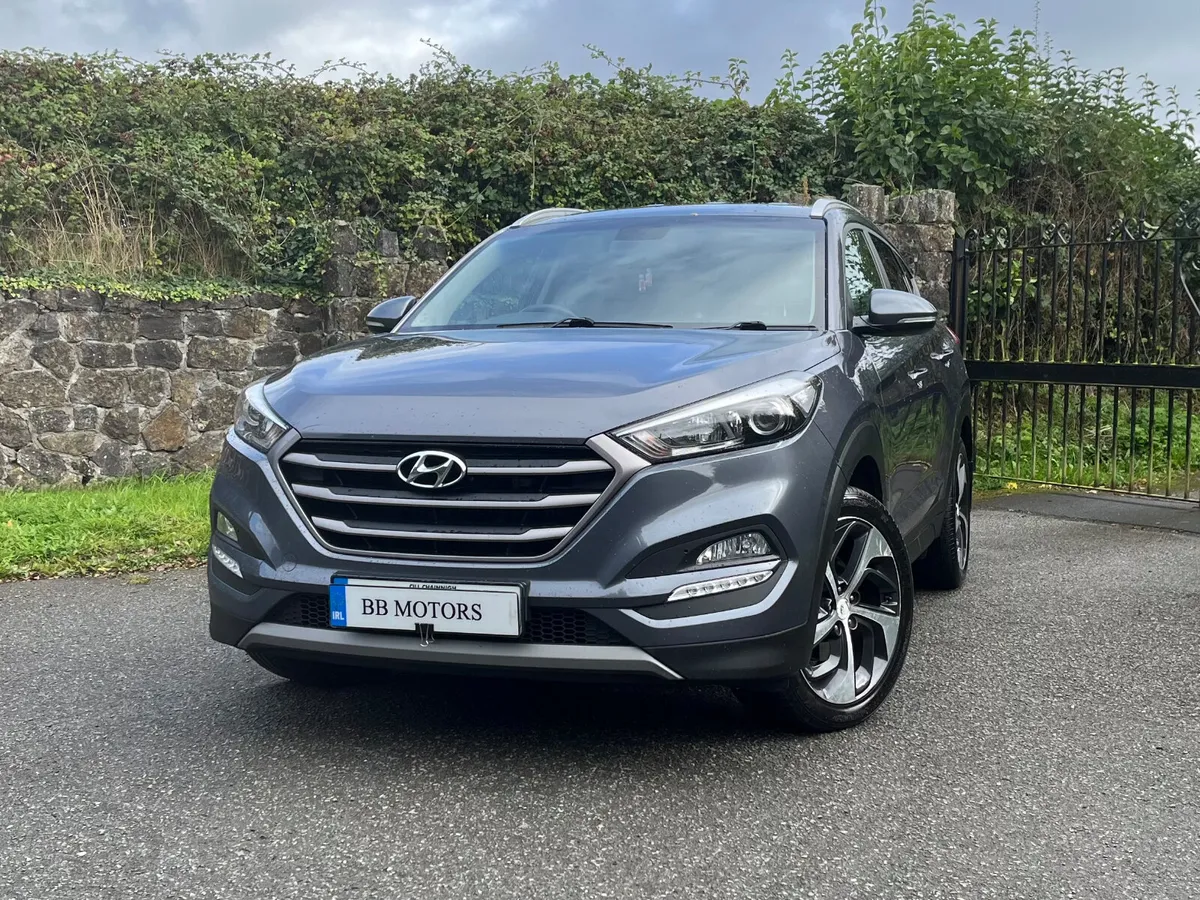Hyundai Tucson 1.7 D Executive SE - Image 2