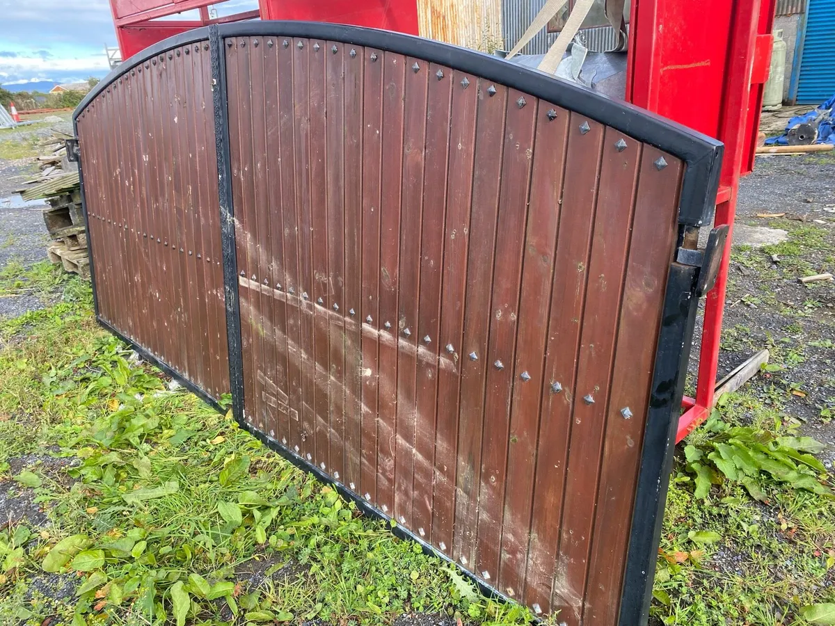 Gates - Image 4