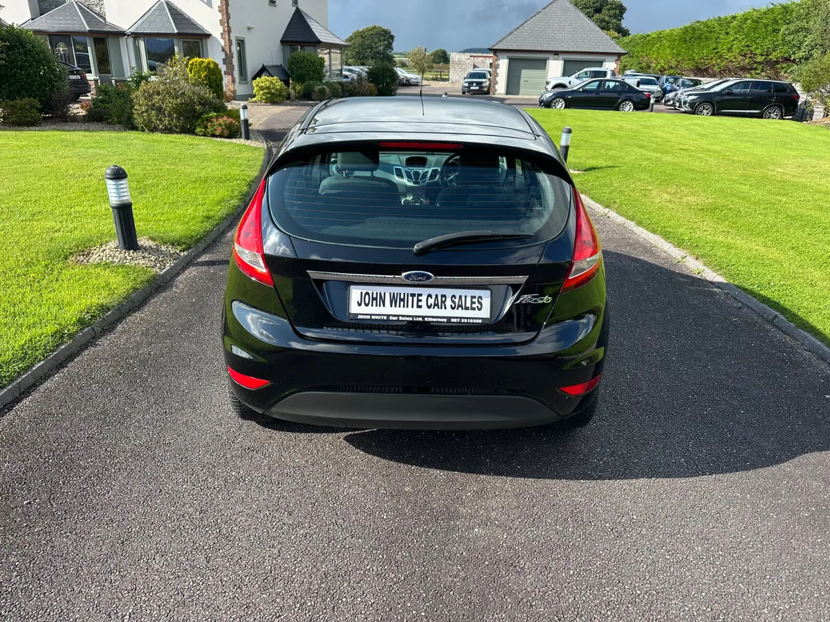 Ford Fiesta TITANIUM 1.25 petrol - Image 4