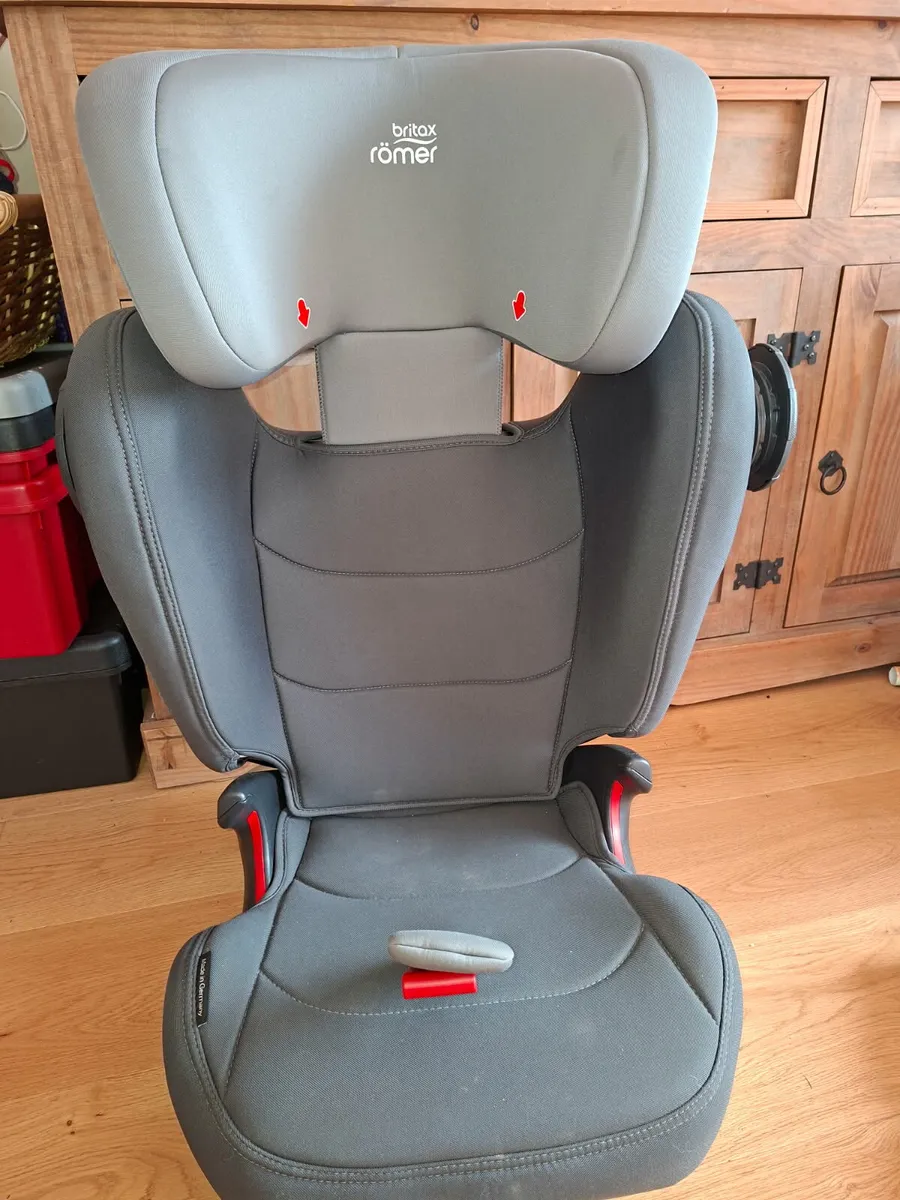 Car seat - Image 1