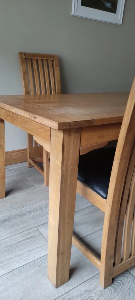 Kitchen table and chairs - Image 4
