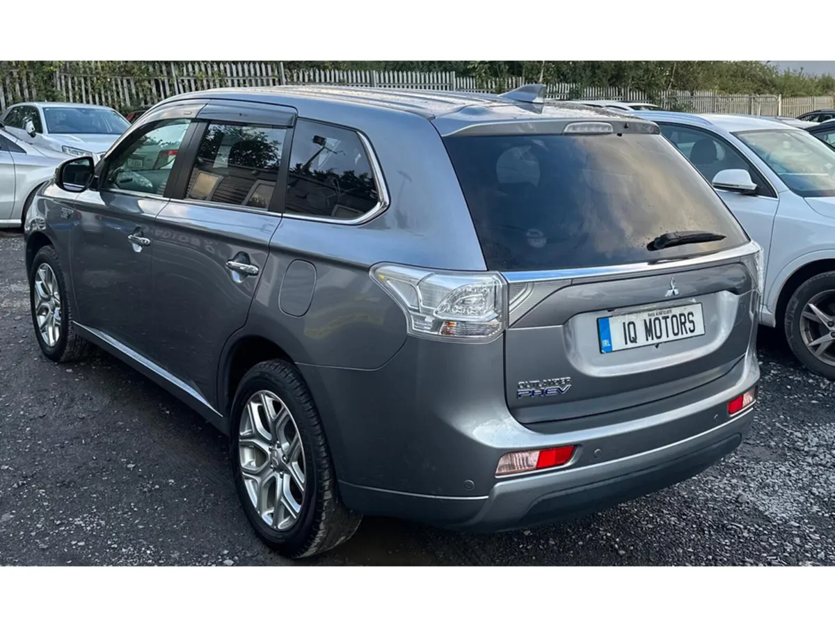 Mitsubishi Outlander 2.0 Automatic Petrol Plug-in- - Image 4