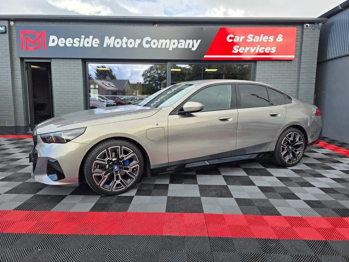 BMW 5-Series 2024 - Image 1