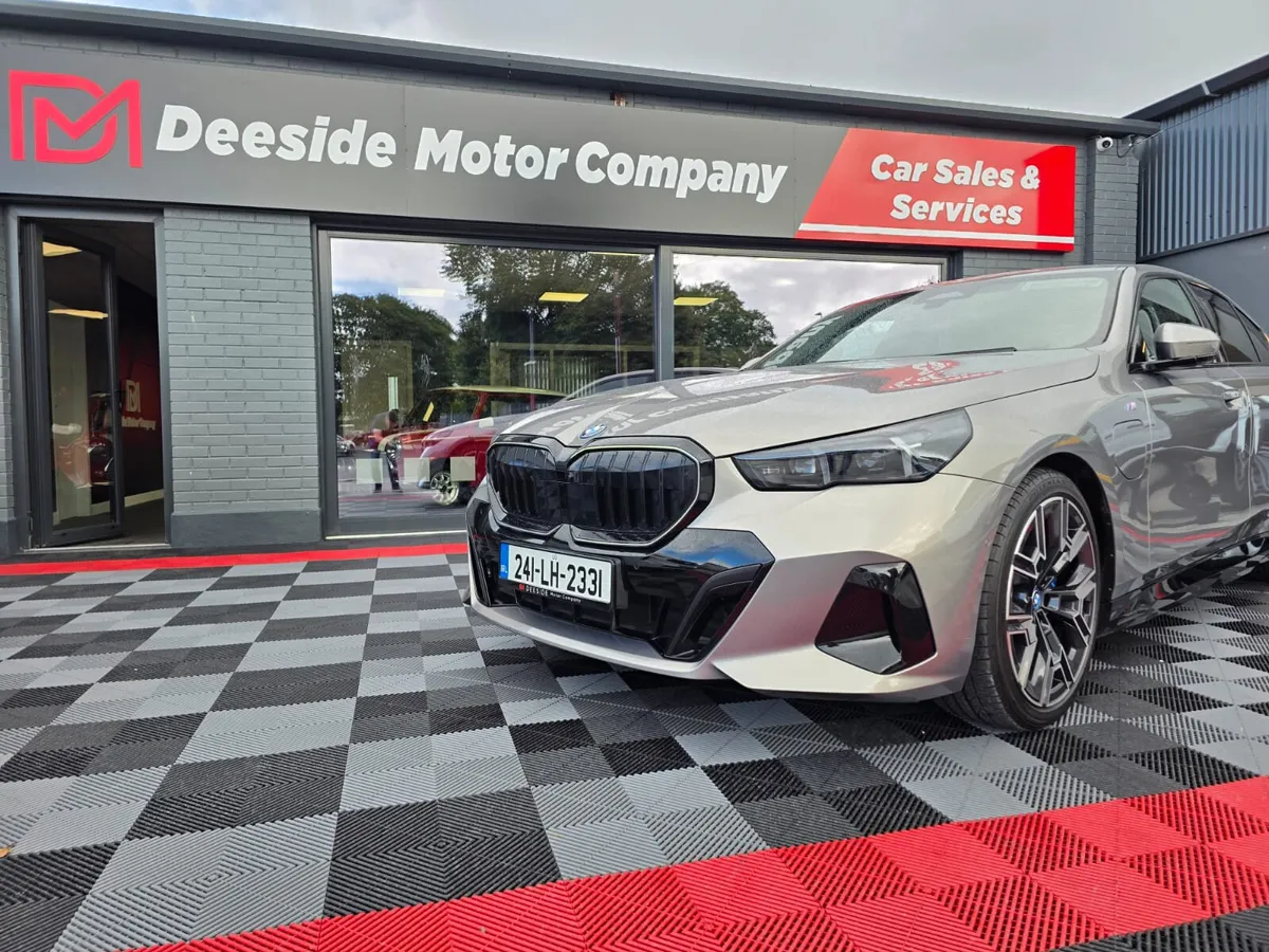 BMW 5-Series 2024 - Image 2