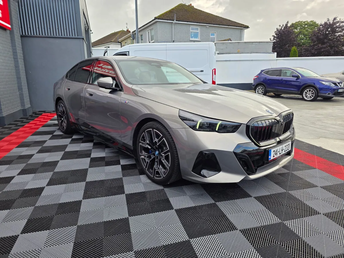 BMW 5-Series 2024 - Image 3