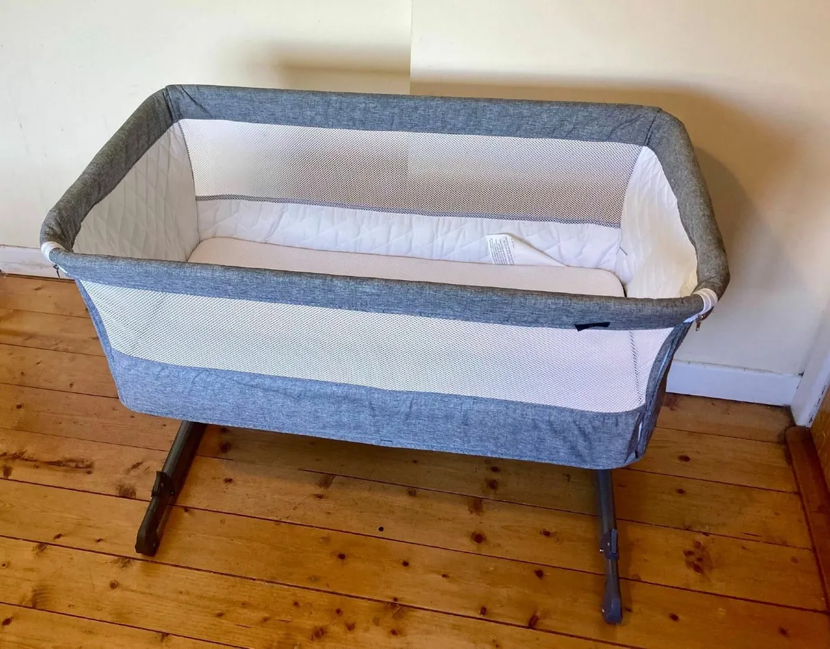 Babylo Cozi Sleeper Bedside Crib + Mattress - Image 4