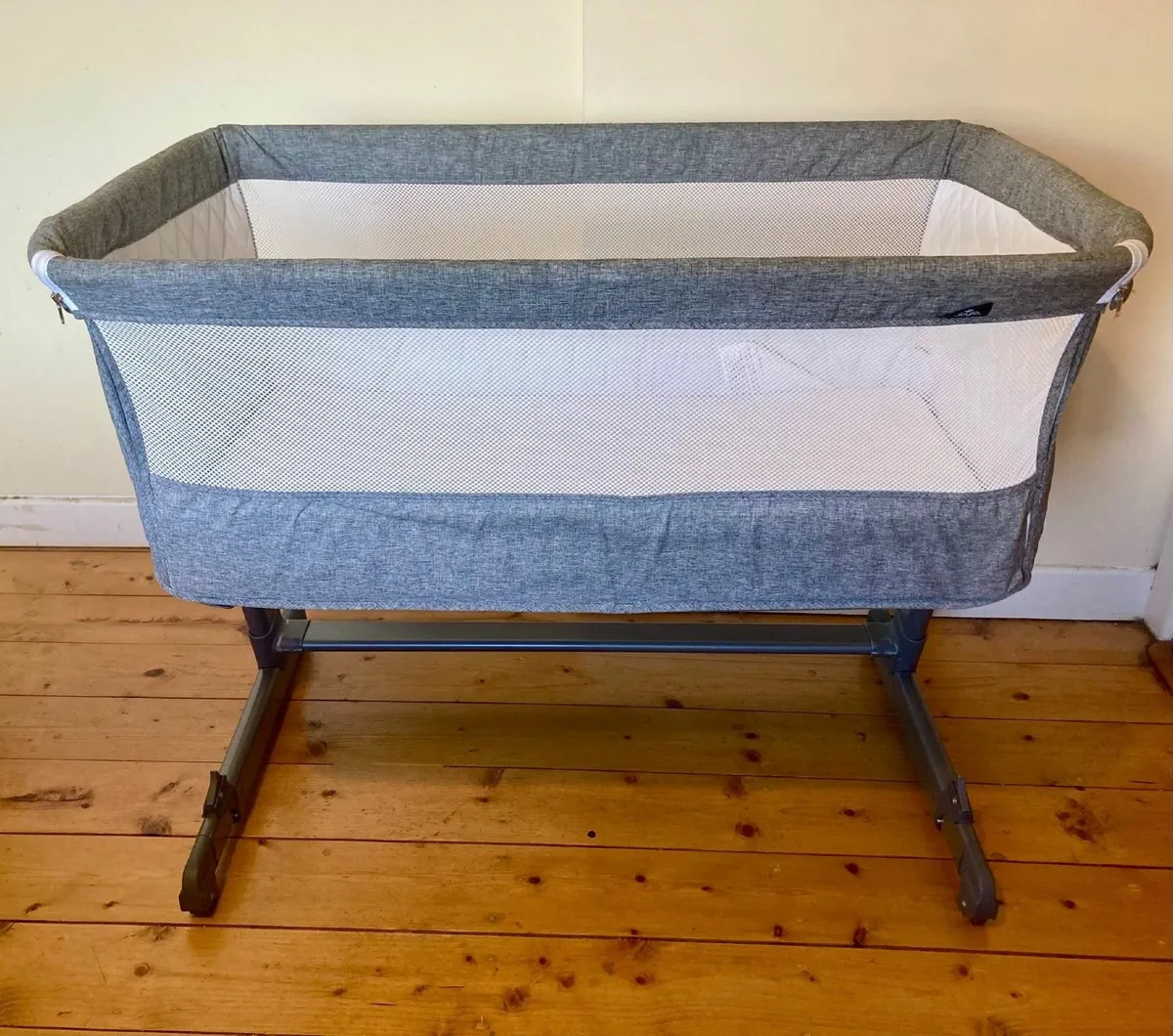 Babylo Cozi Sleeper Bedside Crib + Mattress - Image 1