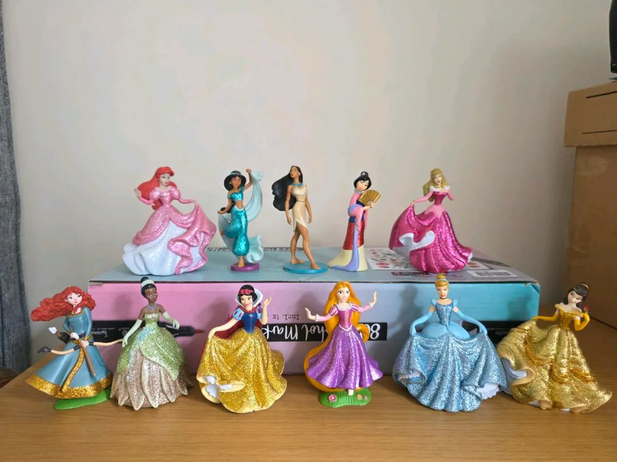 Disney store deluxe princess figurine playset - Image 1