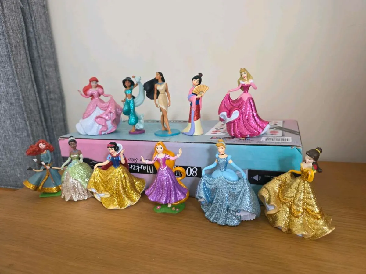 Disney store deluxe princess figurine playset - Image 2