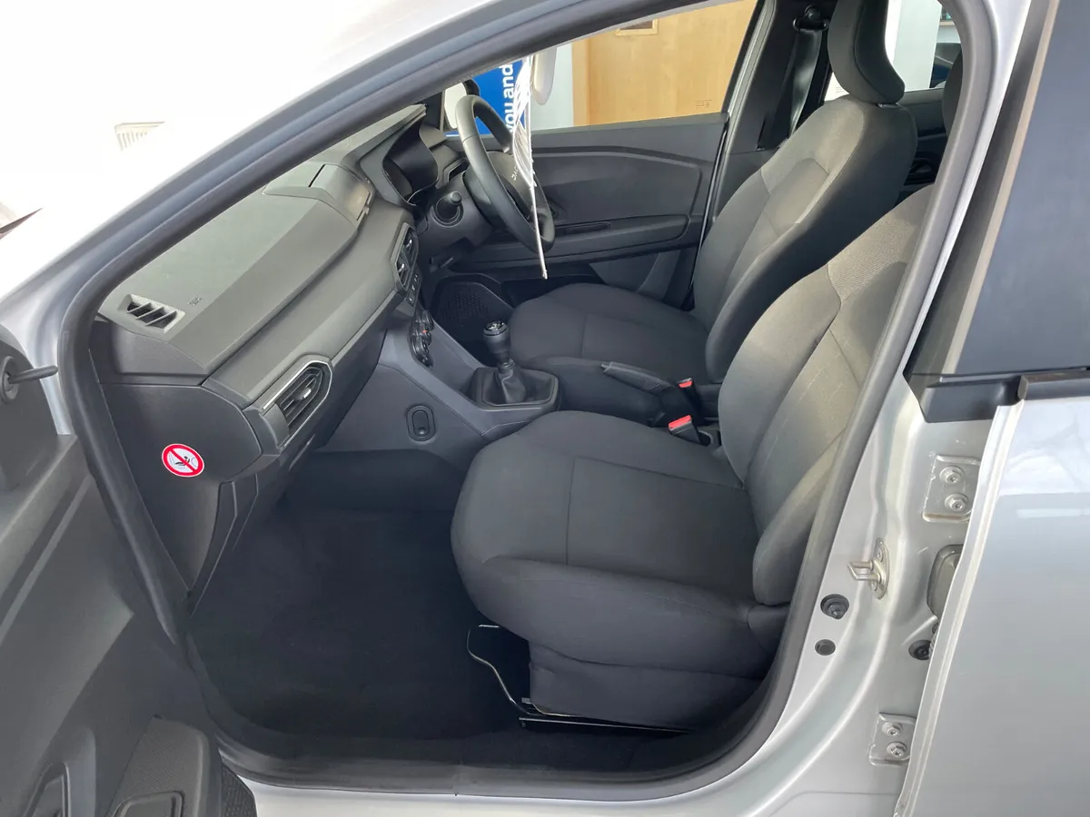 Dacia Sandero 1.0 Petrol - Image 4