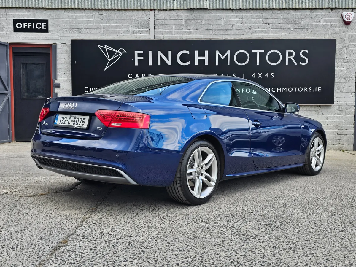 AUDI A5 2.0 TDI 177 BHP S-LINE // MINT CONDITION - Image 4