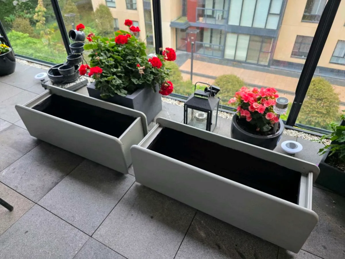 Wooden planters - Image 2