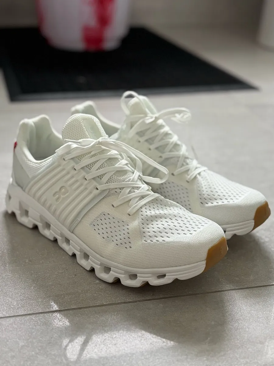 White On Cloud Cloudswift Runners - Image 1