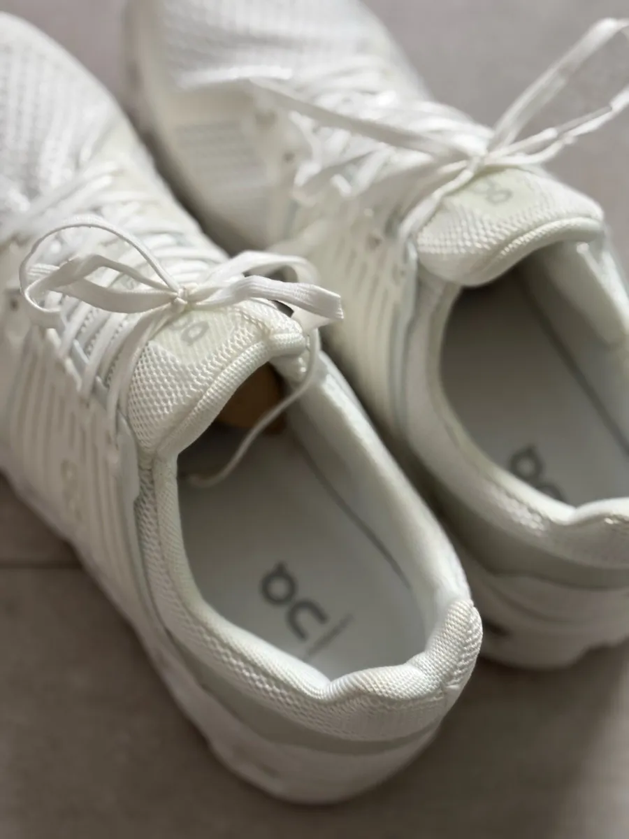 White On Cloud Cloudswift Runners - Image 2