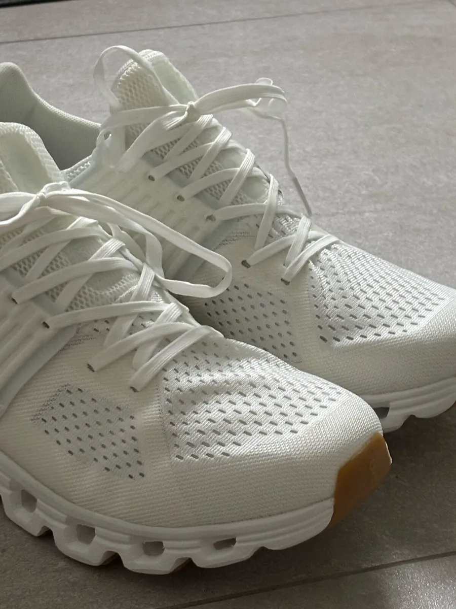 White On Cloud Cloudswift Runners - Image 3