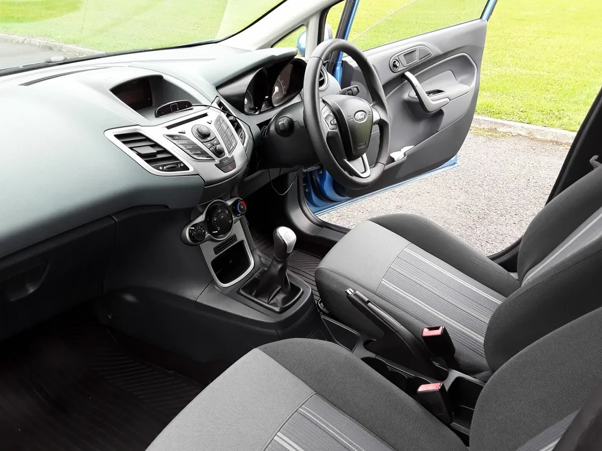 Ford Fiesta 2010 1.25 zetec Mint only 63km - Image 3