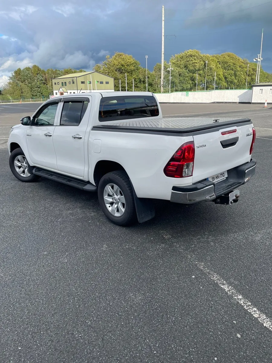 2019 Toyota Hilux 2.4D4D - Image 3