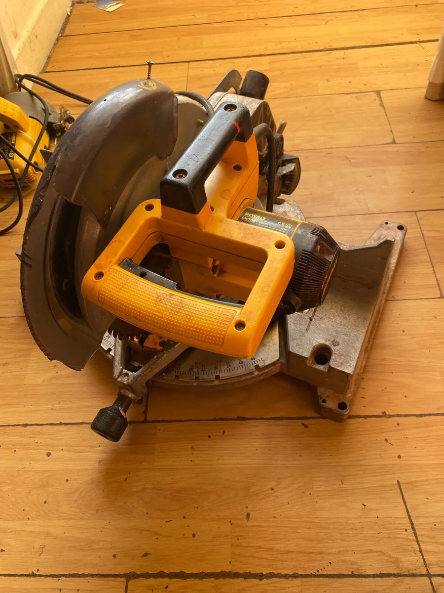 Dewalt chop saw - Image 1