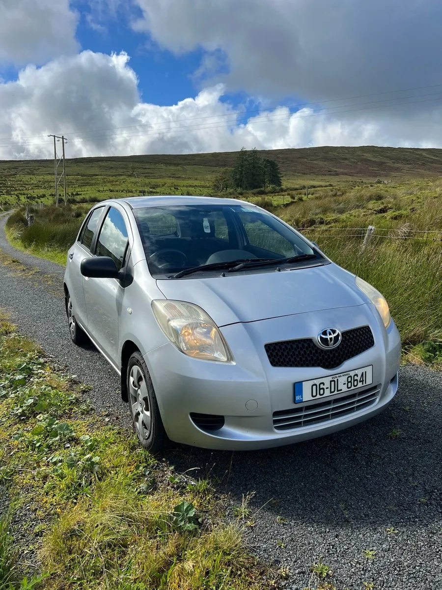 2006 Toyota Yaris 1.0 petrol NCT march 26 - Image 3