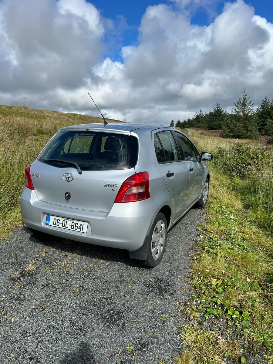 2006 Toyota Yaris 1.0 petrol NCT march 26 - Image 4