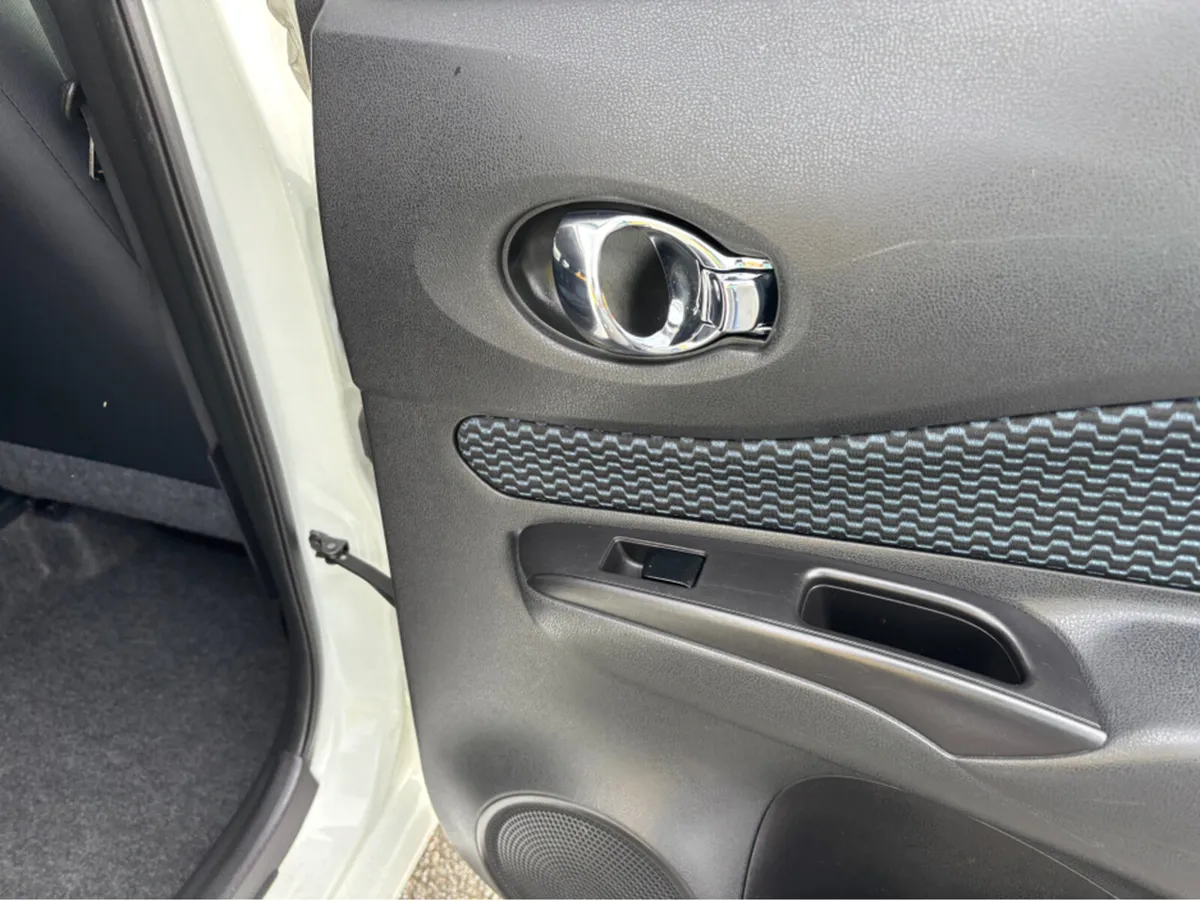 Nissan Note 5DR AUTO Push button start - Image 4